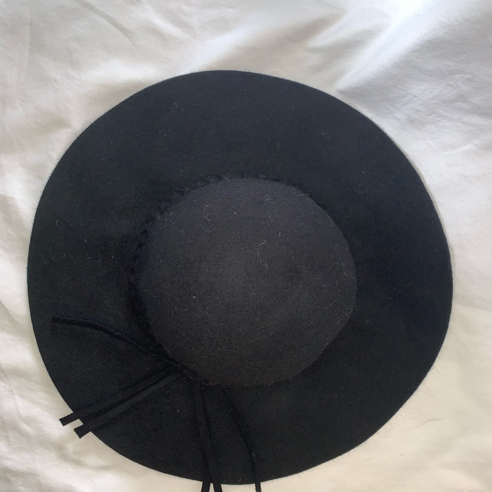 Hat - Picture 2 of 4